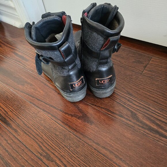 Ugg winter boot - Picture 1 of 2